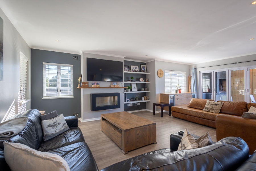 5 Bedroom Property for Sale in Upper Robberg Western Cape